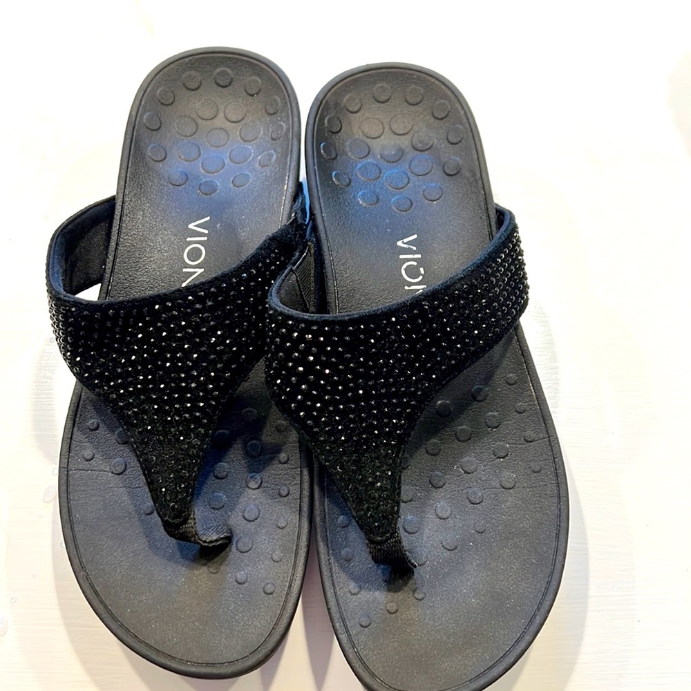 Vionic thong platform black sparkle sandels like new